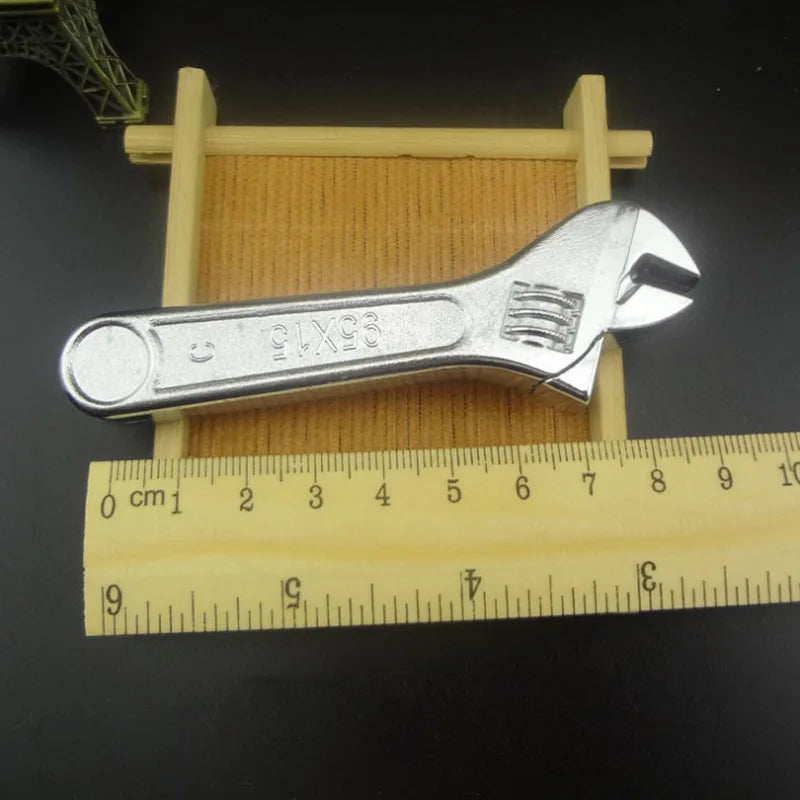 Pliers Refillable Cigarette Lighter